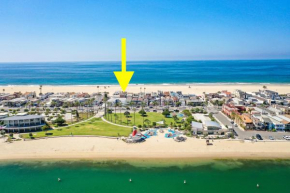 Luxury 4 Bedroom Oceanfront Home with AC